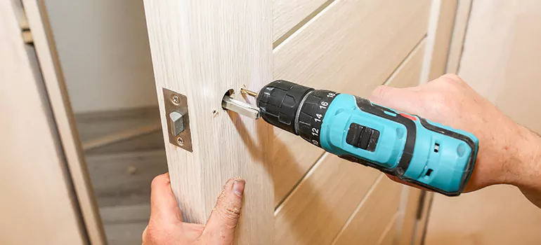 Old Door Knob Repair in Coconut Creek, FL